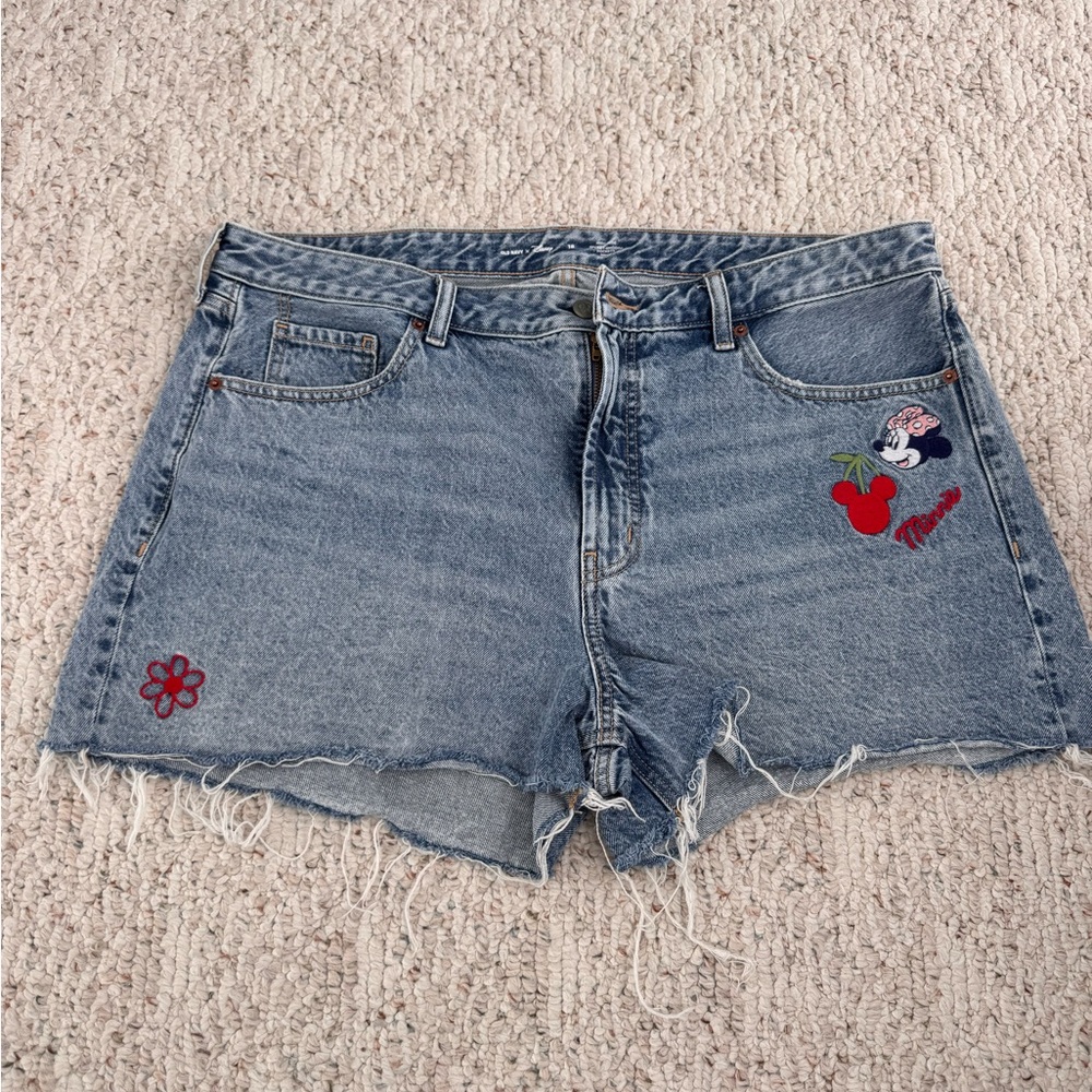 Disney x Old Navy Minnie Mouse High Rise Secret Smooth Pocket Denim Shorts